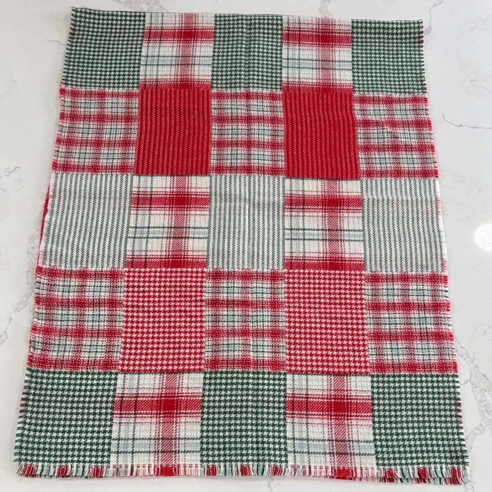 Festive Plaid Patchwork Pattern Holiday Cozy Throw Blanket